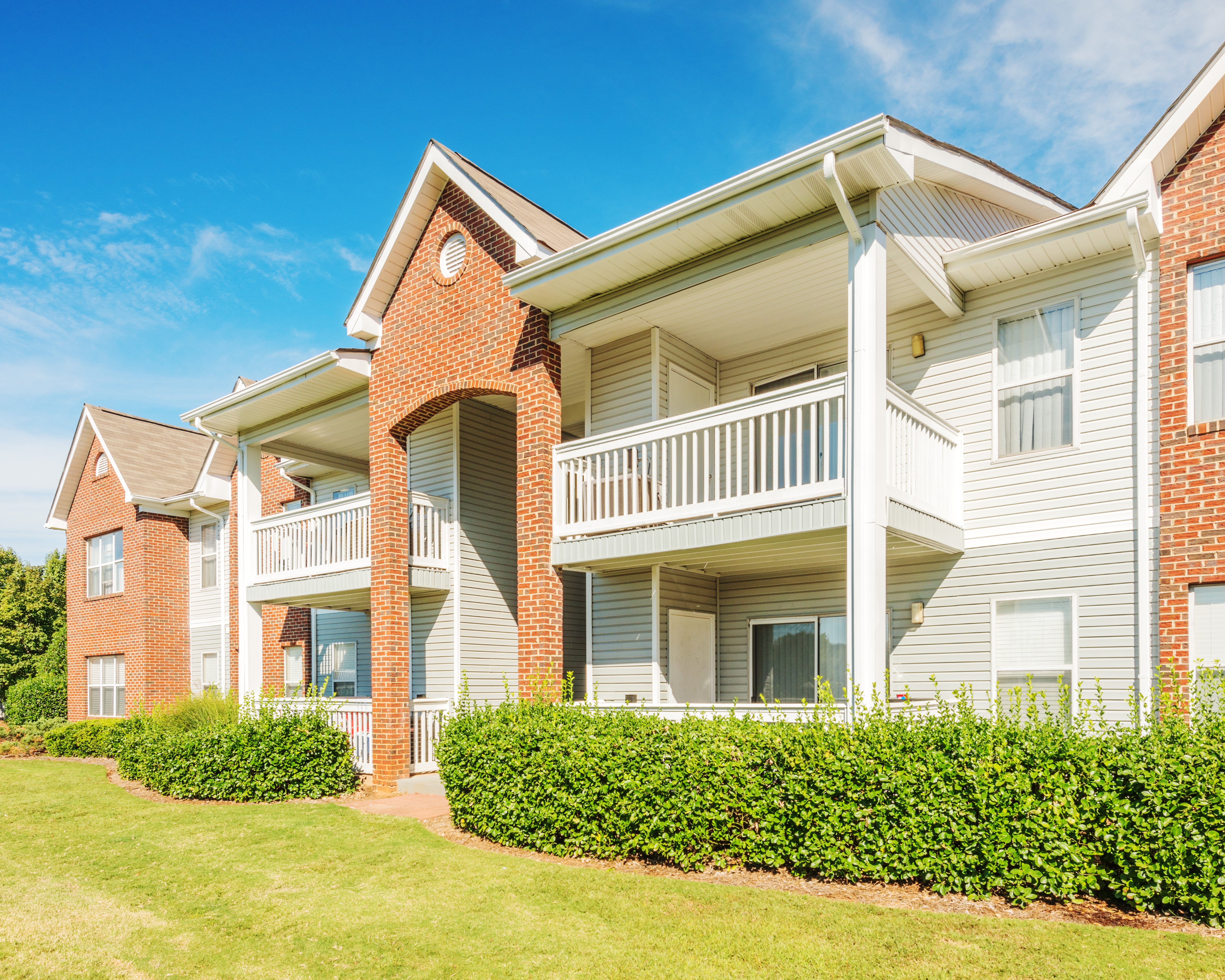 The Hamptons The Multifamily Advisory Group at Cushman & Wakefield